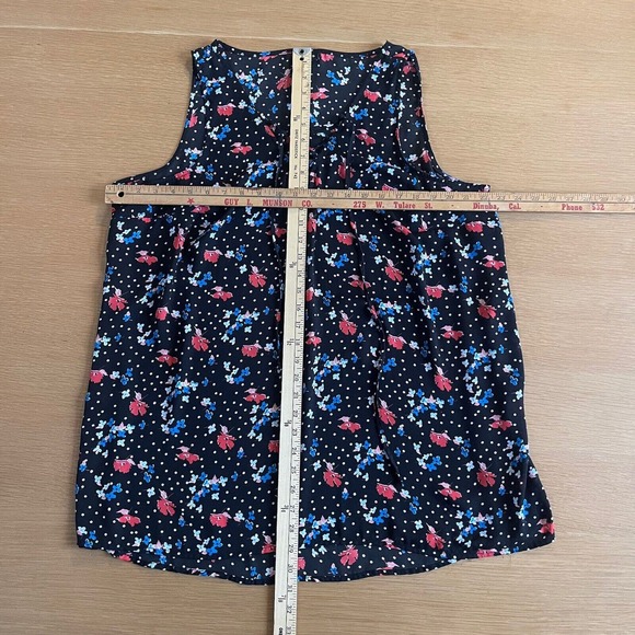 Women's Torrid Floral Lace Up Sleeveless Blouse - Picture 5 of 6